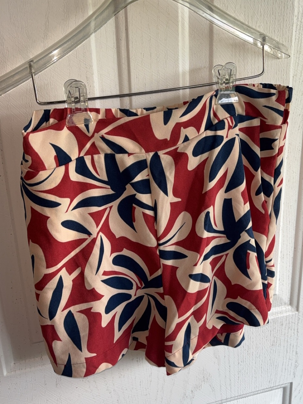 Gilli Red, Navy & Cream Abstract Leaf Mini Skirt